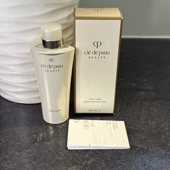 Clé de Peau Beauté Other - NEW Cle De Peau Beaute GENTLE Balancing Lotion 1 oz DISCONTINUED